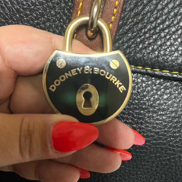 Dooney & Bourke Samba Pebbled Leather Large Black Satchel Logo
Lock Purse - Picture 3 of 16